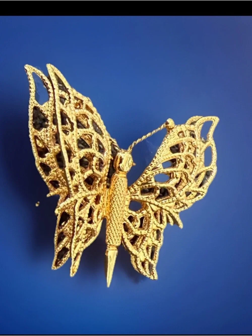 Vintage MONET Gold Tone Metal Mesh Butterfly Pin Brooch Costume Jewelry